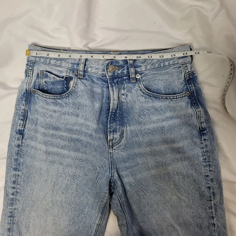 AMERICAN EAGLE distressed‎ destroyed cropped high rise mom jean 6 long